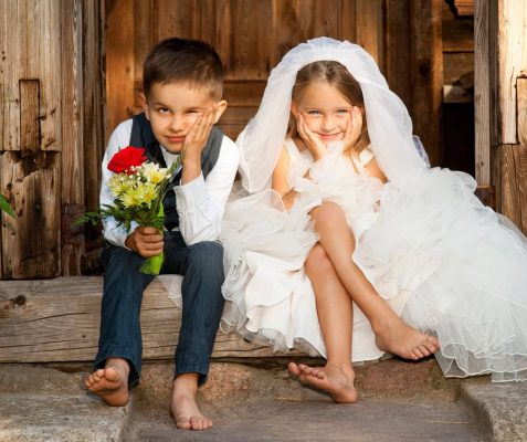 Kinder Hochzeitspaar